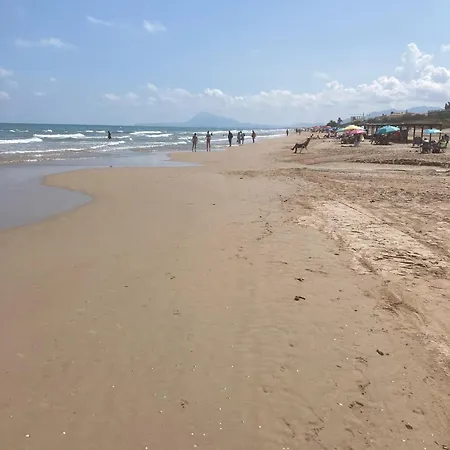 Cute And Characterful Townhouse Holiday home *